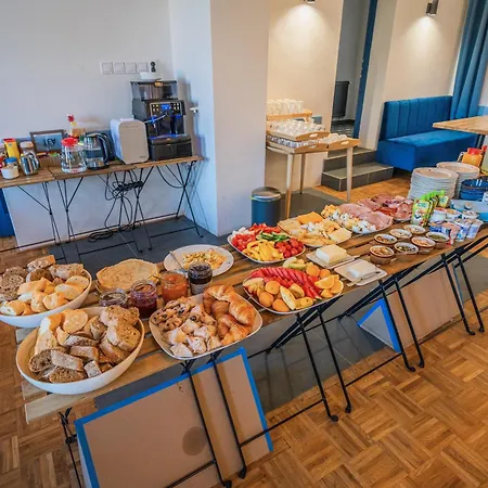 Pensionat Naturalni Vinarstvi Dvorek - Penzion, Bistro & Wellness Dolní Dunajovice