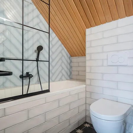 Naturalni Vinarstvi Dvorek - Penzion, Bistro & Wellness Pensionat Dolní Dunajovice