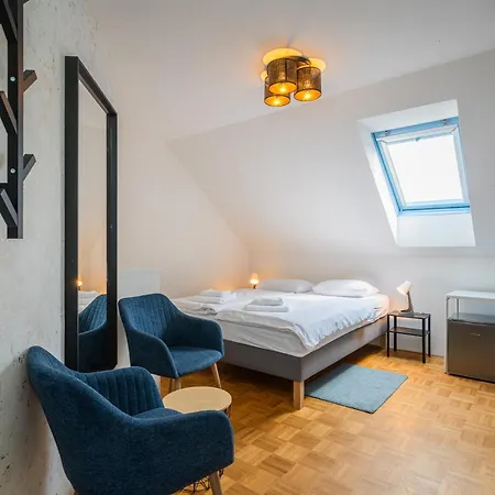 Pensionat Naturalni Vinarstvi Dvorek - Penzion, Bistro & Wellness Dolní Dunajovice