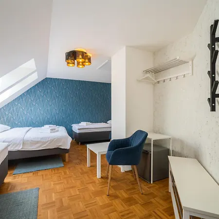 Pensjonat Naturalni Vinarstvi Dvorek - Penzion, Bistro & Wellness Dolne Dunajovice