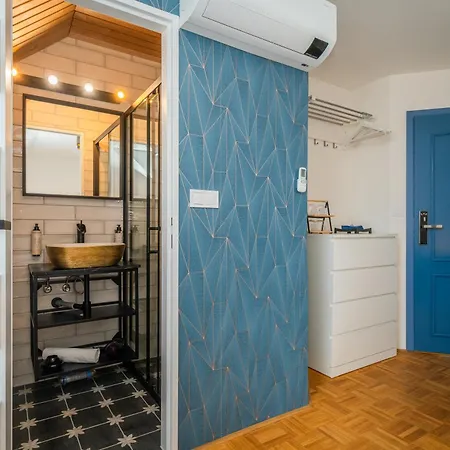 Naturalni Vinarstvi Dvorek - Penzion, Bistro & Wellness 4* Dolne Dunajovice