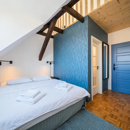 Naturalni Vinarstvi Dvorek - Penzion, Bistro & Wellness Pensjonat 4*