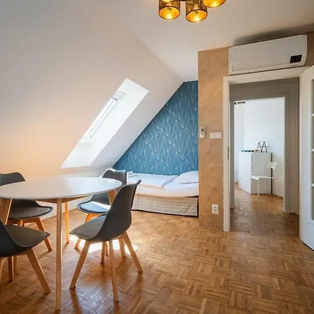 Naturalni Vinarstvi Dvorek - Penzion, Bistro & Wellness 4* Dolní Dunajovice