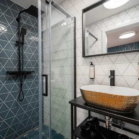 Naturalni Vinarstvi Dvorek - Penzion, Bistro & Wellness 4*