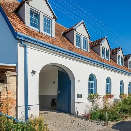 Naturalni Vinarstvi Dvorek - Penzion, Bistro & Wellness Dolní Dunajovice