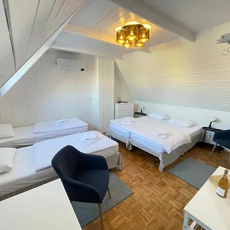 Naturalni Vinarstvi Dvorek - Penzion, Bistro & Wellness Dolní Dunajovice