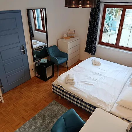 Naturalni Vinarstvi Dvorek - Penzion, Bistro & Wellness
