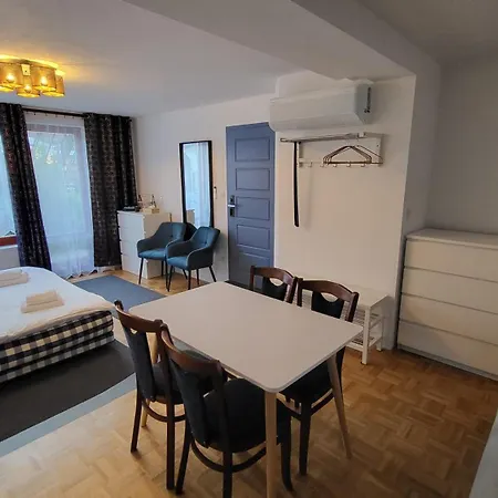 Naturalni Vinarstvi Dvorek - Penzion, Bistro & Wellness 3* Dolní Dunajovice