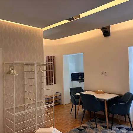 Naturalni Vinarstvi Dvorek - Penzion, Bistro & Wellness Дольни-Дунаёвице