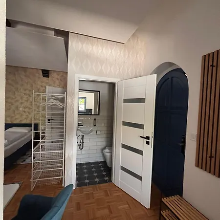 Naturalni Vinarstvi Dvorek - Penzion, Bistro & Wellness Дольни-Дунаёвице