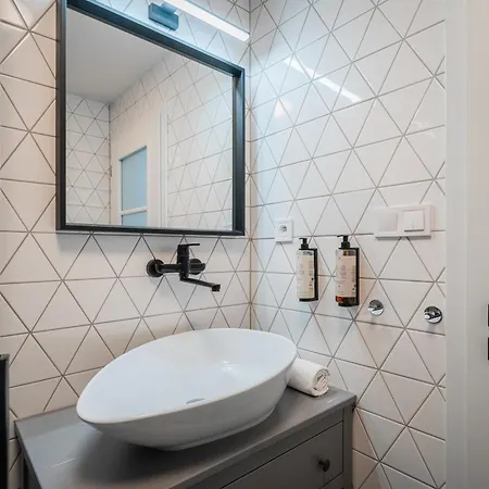 Naturalni Vinarstvi Dvorek - Penzion, Bistro & Wellness Pensionat 4*